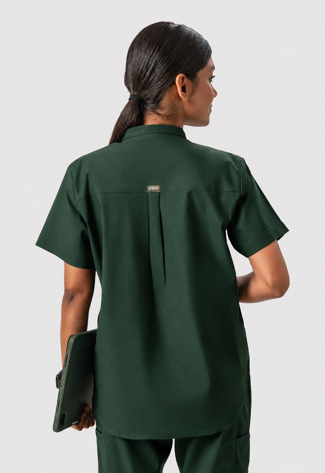Mandarin Collar 2 Pocket Women's Cotton Scrub Top#Color_Forest Green